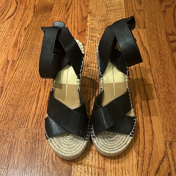 Dolce Vita Woman’s Black and Tan Wedges Size 7 - Picture 2 of 6